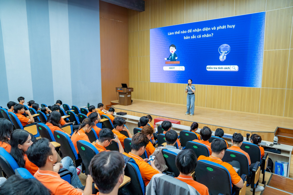 Tổ chức giáo dục FPT là đổi mới sáng tạo, đào tạo theo hình thức liên kết chặt chẽ với các doanh nghiệp CNTT