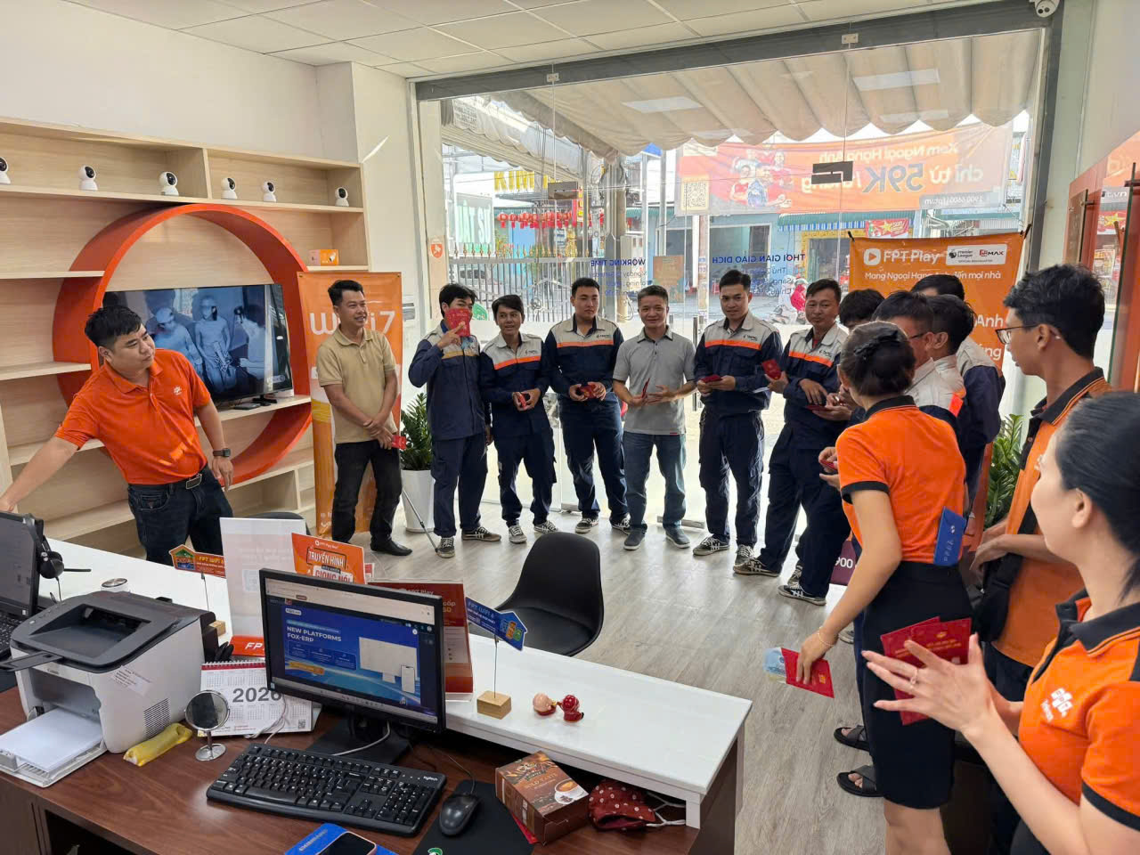 Dịch Vụ Lắp Đặt Mạng Cáp Quang FPT Telecom TP.Hồ Chí Minh